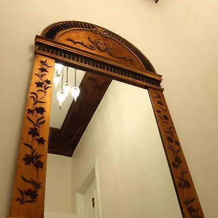 Pera Ayvalik Guest House ホテル *