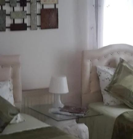Pera Ayvalik Guest House Otel *