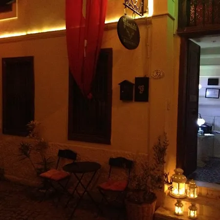 Pera Ayvalik Guest House *