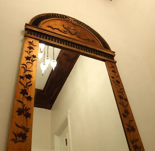 Pera Ayvalik Guest House Hotel *